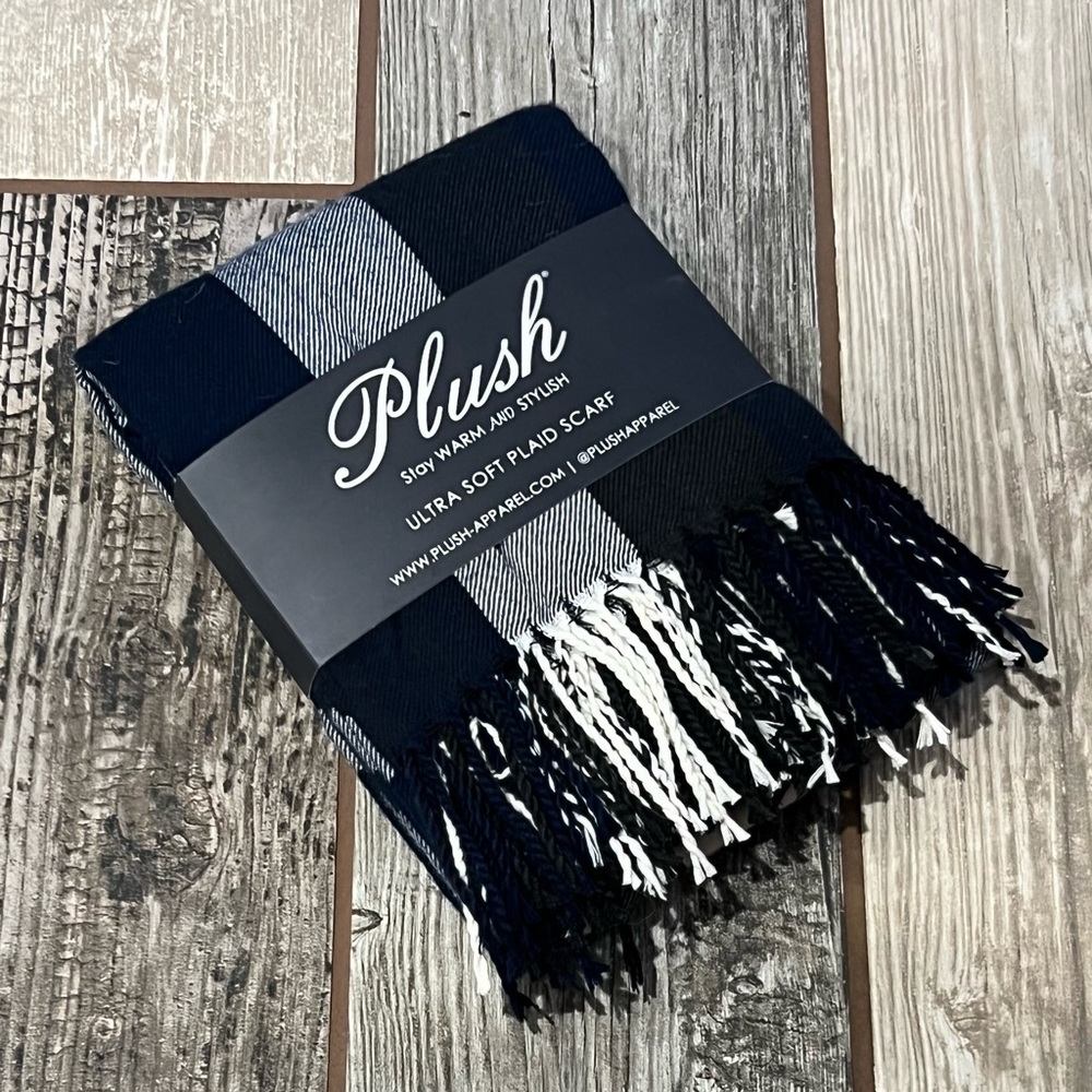 Plaid Scarf [NWT — Plush Apparel]